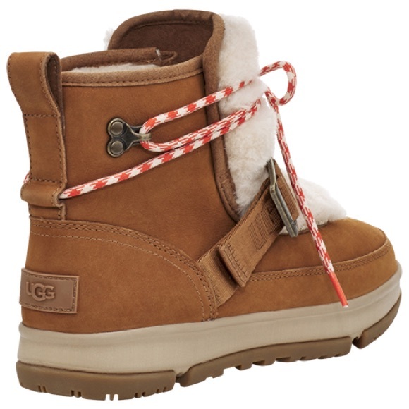 NIB UGG Classic Weather Hiker in Chestnut - Picture 3 of 13